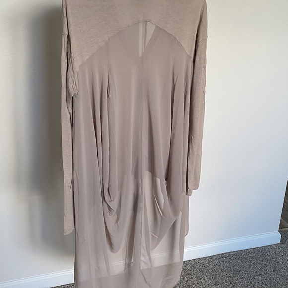 BCBGMaxAzria Soft Beige Blouse - Picture 5 of 7